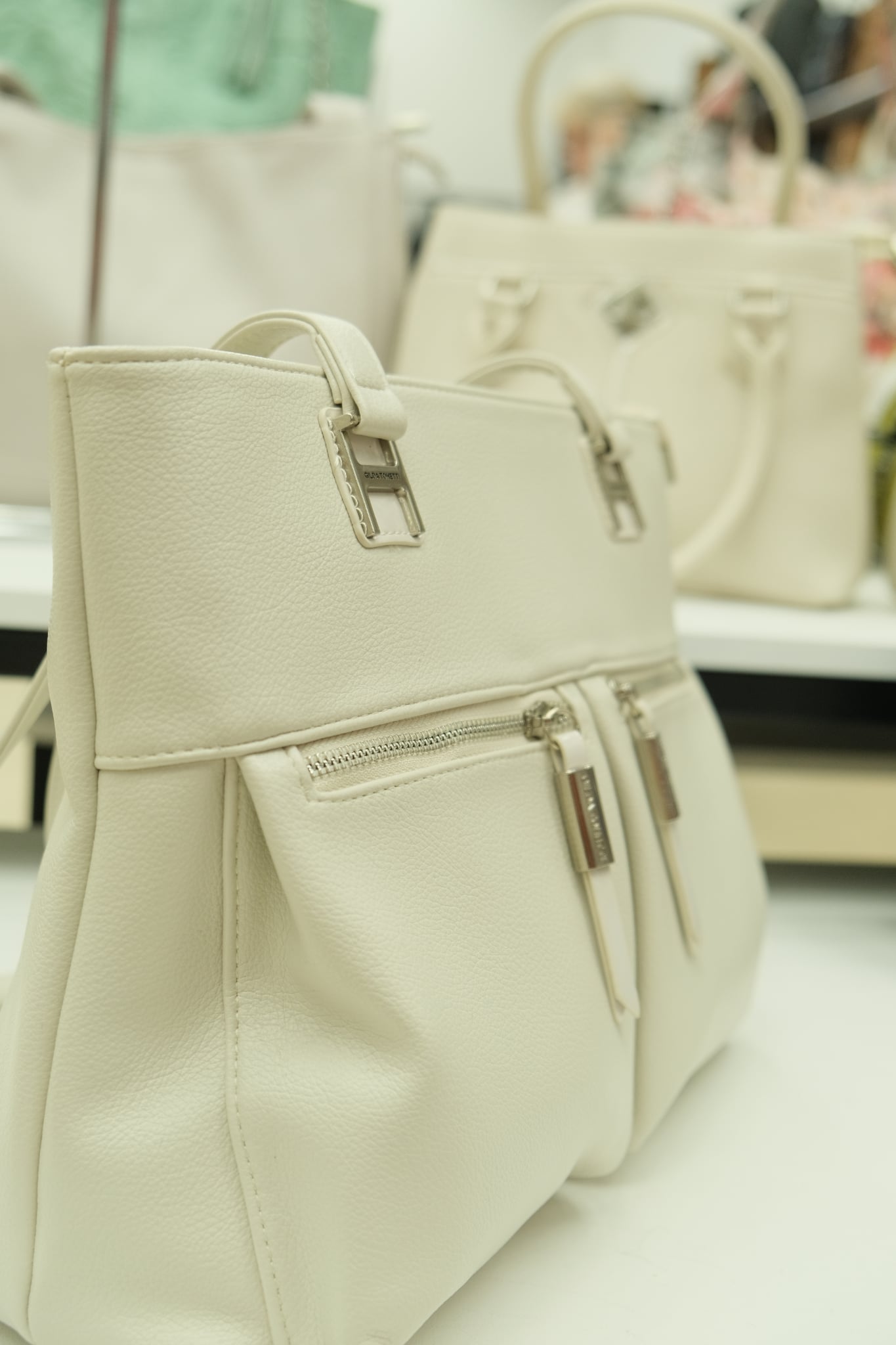 Gilda Tohetti smėlio spalvos rankinė