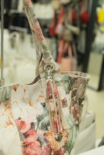 Įkelti vaizdą į galerijos rodinį, Natūralios odos rankinė
