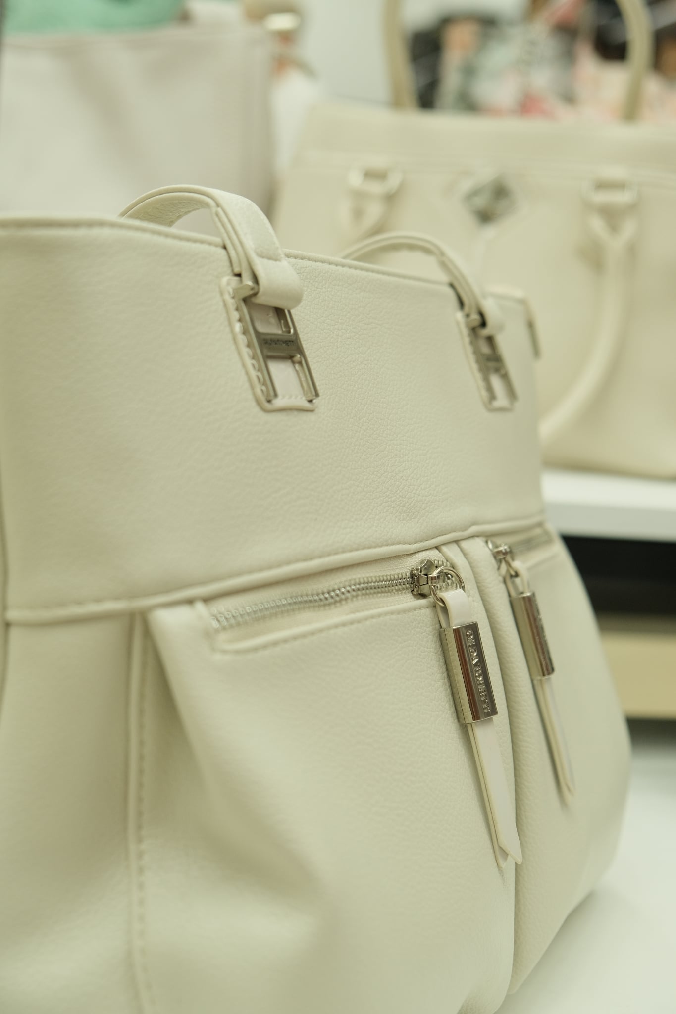 Gilda Tohetti smėlio spalvos rankinė