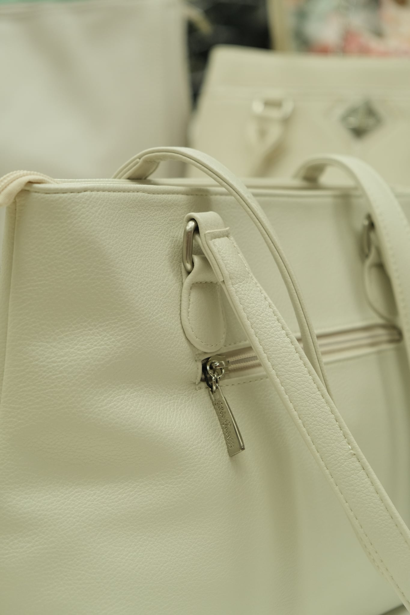 Gilda Tohetti smėlio spalvos rankinė