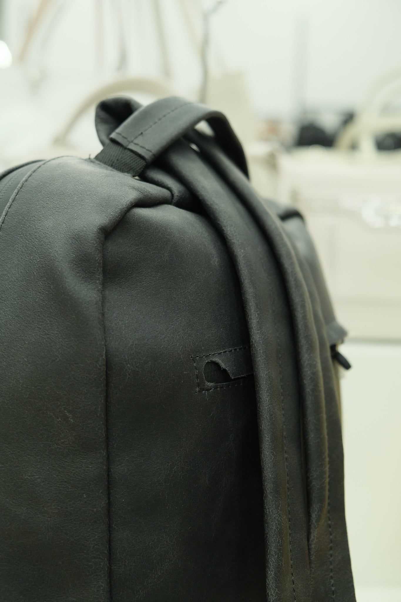 Lietuvių gamybos natūralios odos kuprinė