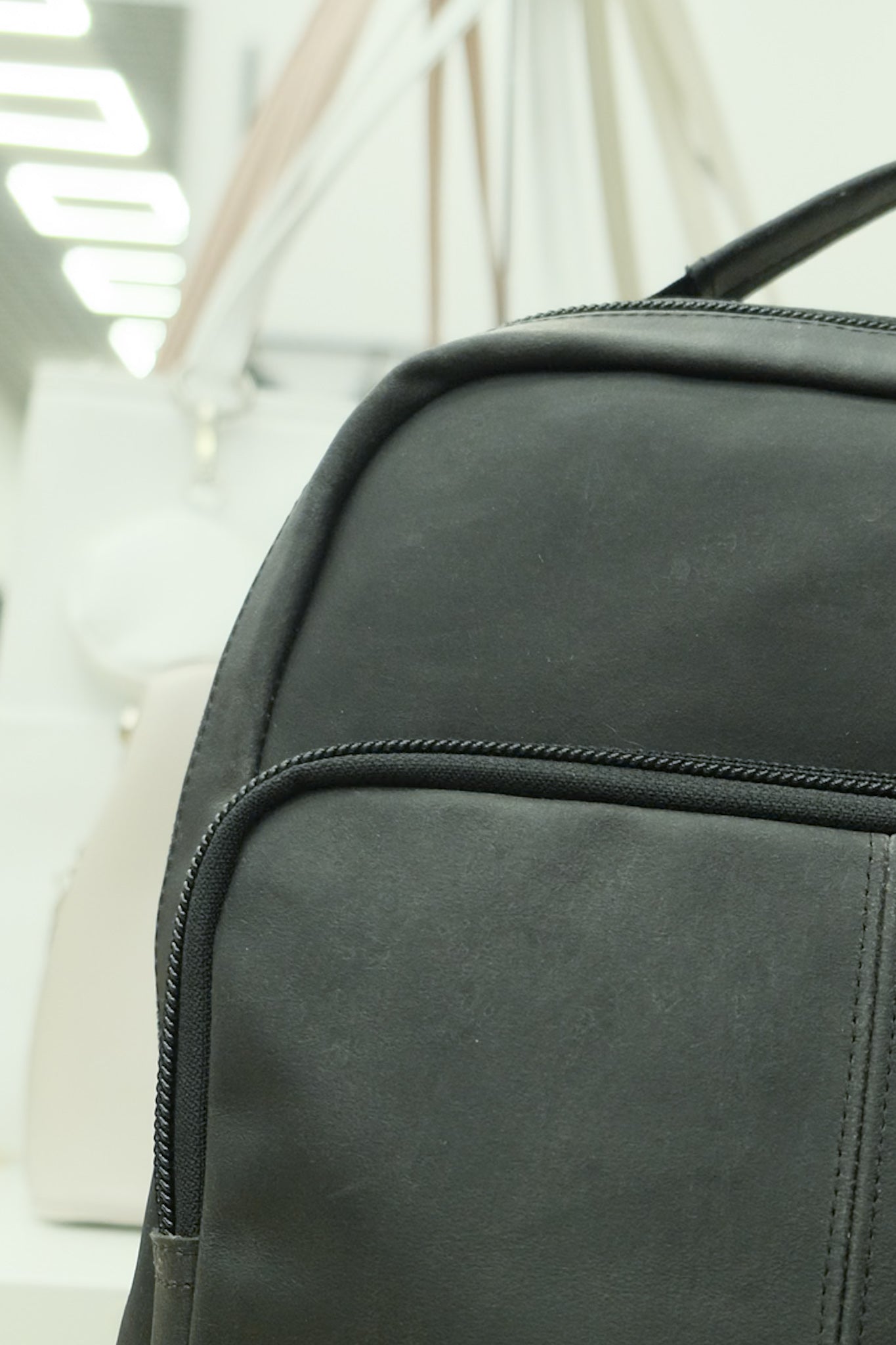 Lietuvių gamybos natūralios odos kuprinė