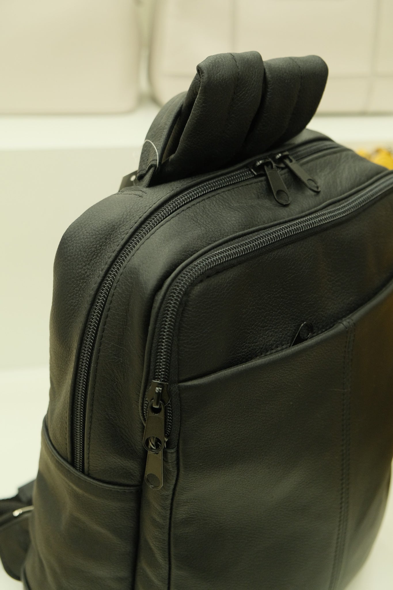 Lietuvių gamybos natūralios odos kuprinė